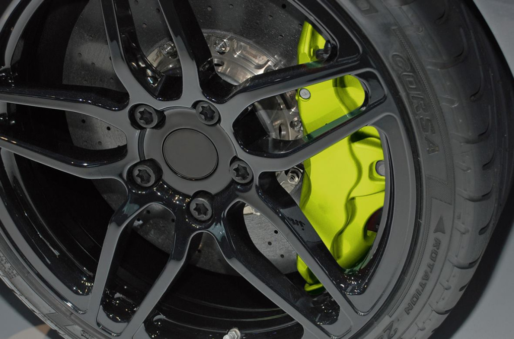 Foliatec lyfter utseendet på din bil