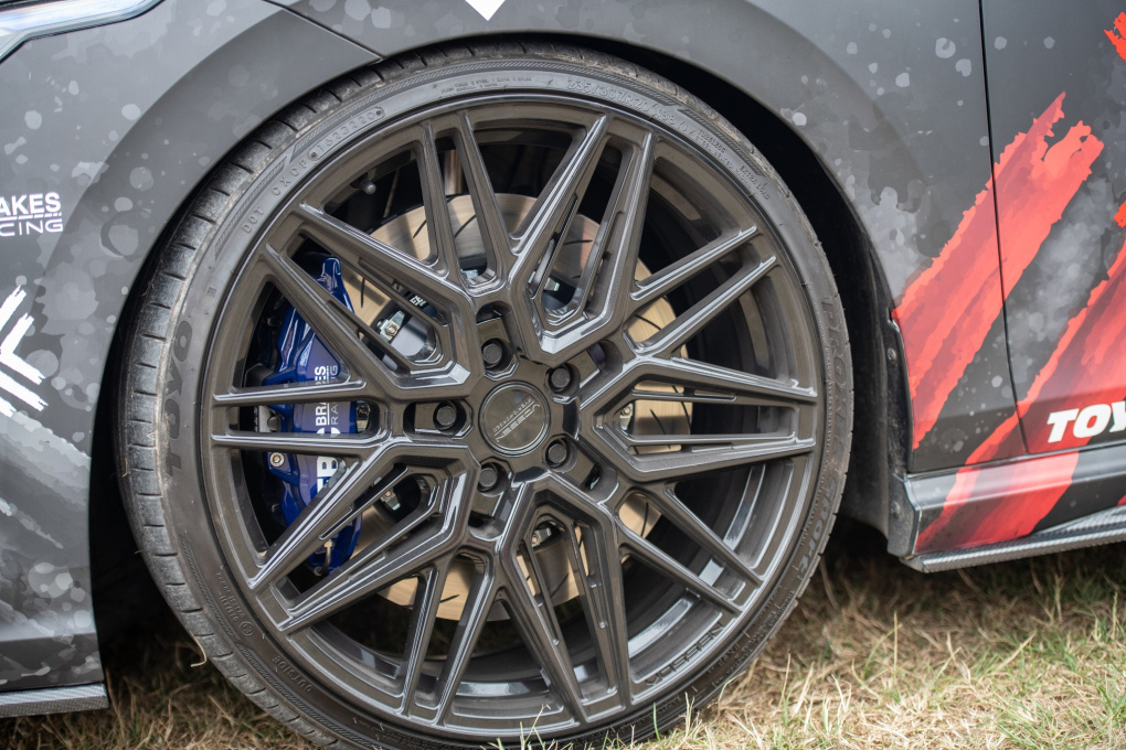 Skillnaden mellan keramiska bromsbelägg och original