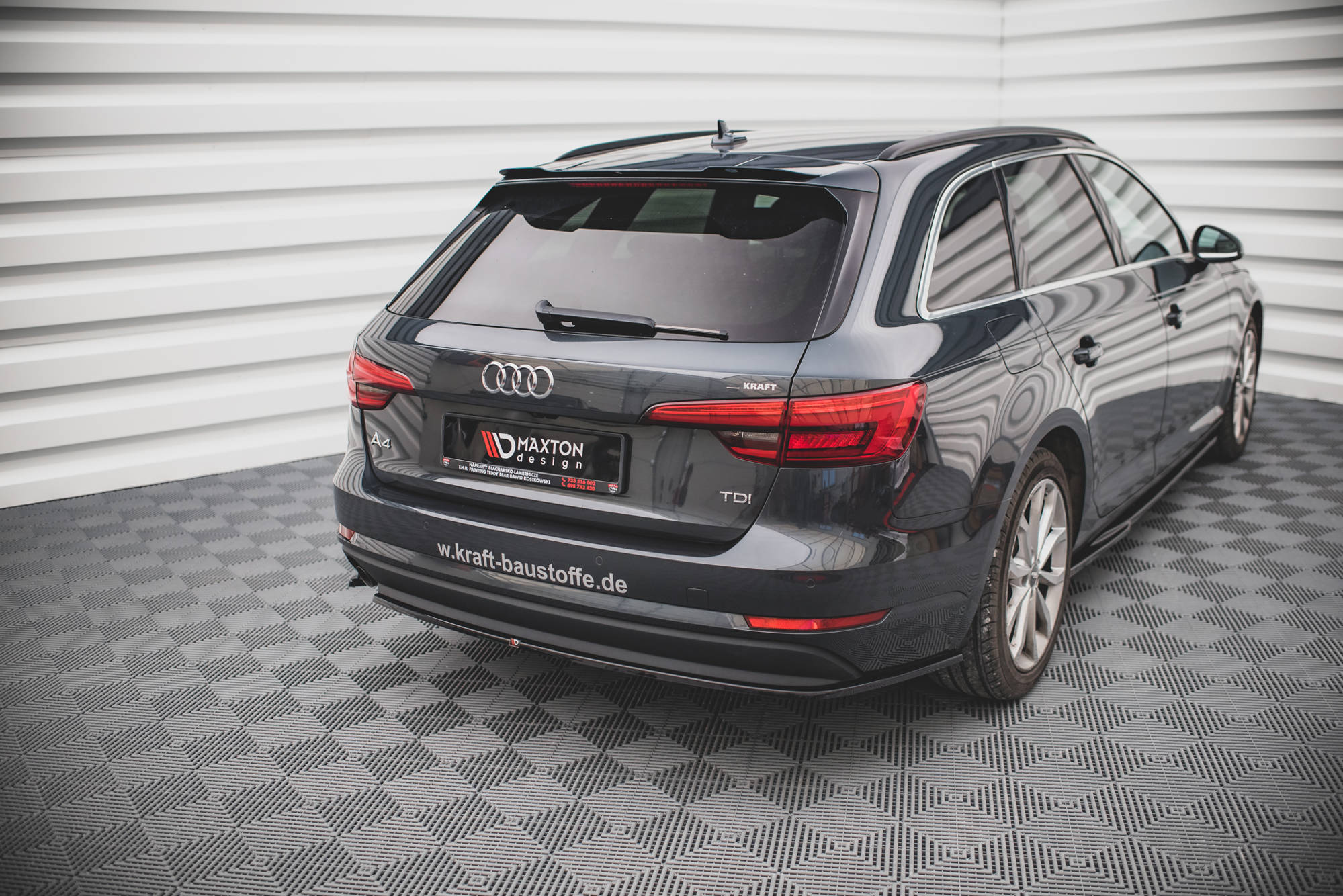 Audi A4 Avant B9 2015-2019 Bakre Splitter V.1 Maxton Design