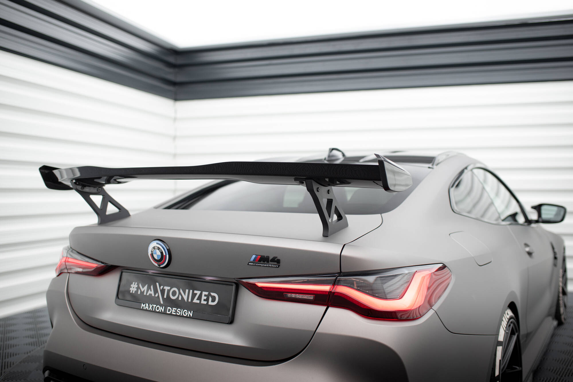 BMW M4 G82 2021+ Kolfiber Vinge Spoiler V.1 Maxton Design