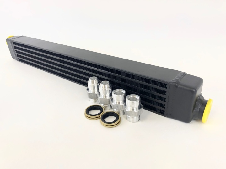 CSF8092 BMW E30 Oljekylare med AN10- eller Push-On-Anslutningar CSF Radiators