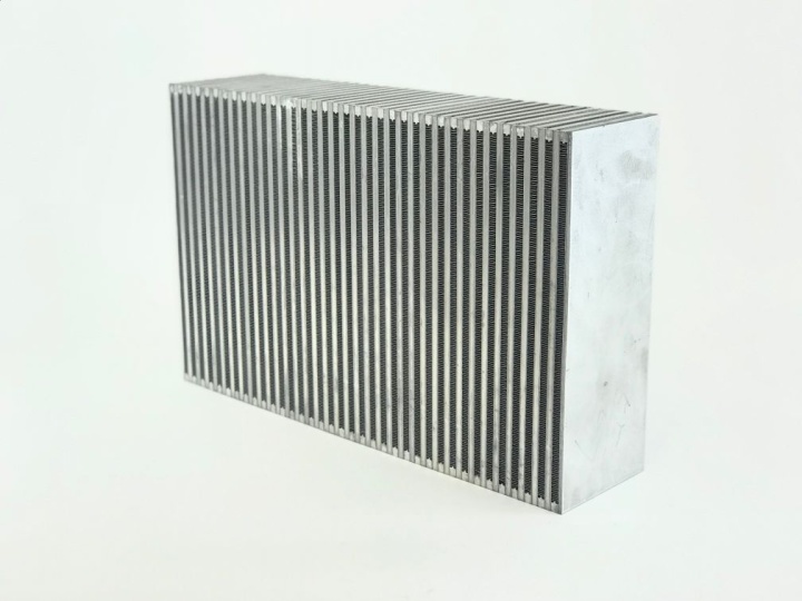 CSF8117W Cellpaket Intercooler (Bar & Plate) 550x350x140 (Vertikal) CSF Radiators