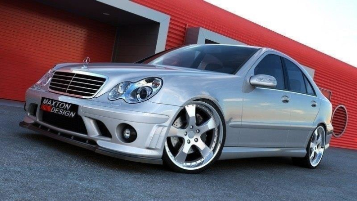 Mercedes C-Class W203 (Med AMG204 Front) 2000-2006 Frontläpp / Frontsplitter Maxton Design i gruppen Bilmodeller / Mercedes Benz / C-Class 00-08 (W203) / Styling hos DDESIGN AB (ME-C203-AMG204-FD1G)