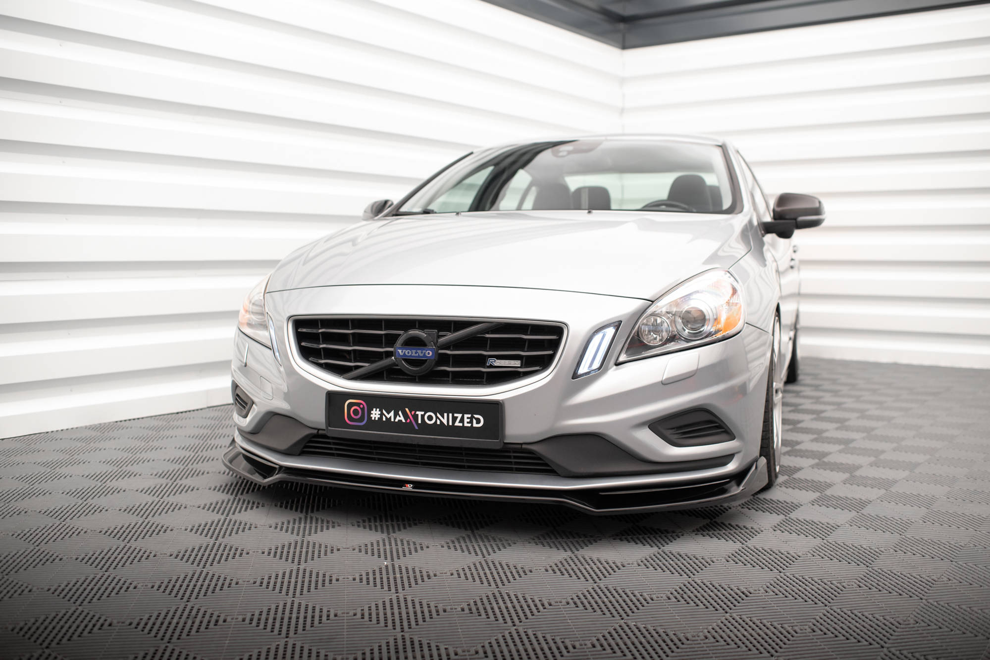 Volvo S60 R-Design Mk2 2010-2014 Frontsplitter V.2 Maxton Design (Blan