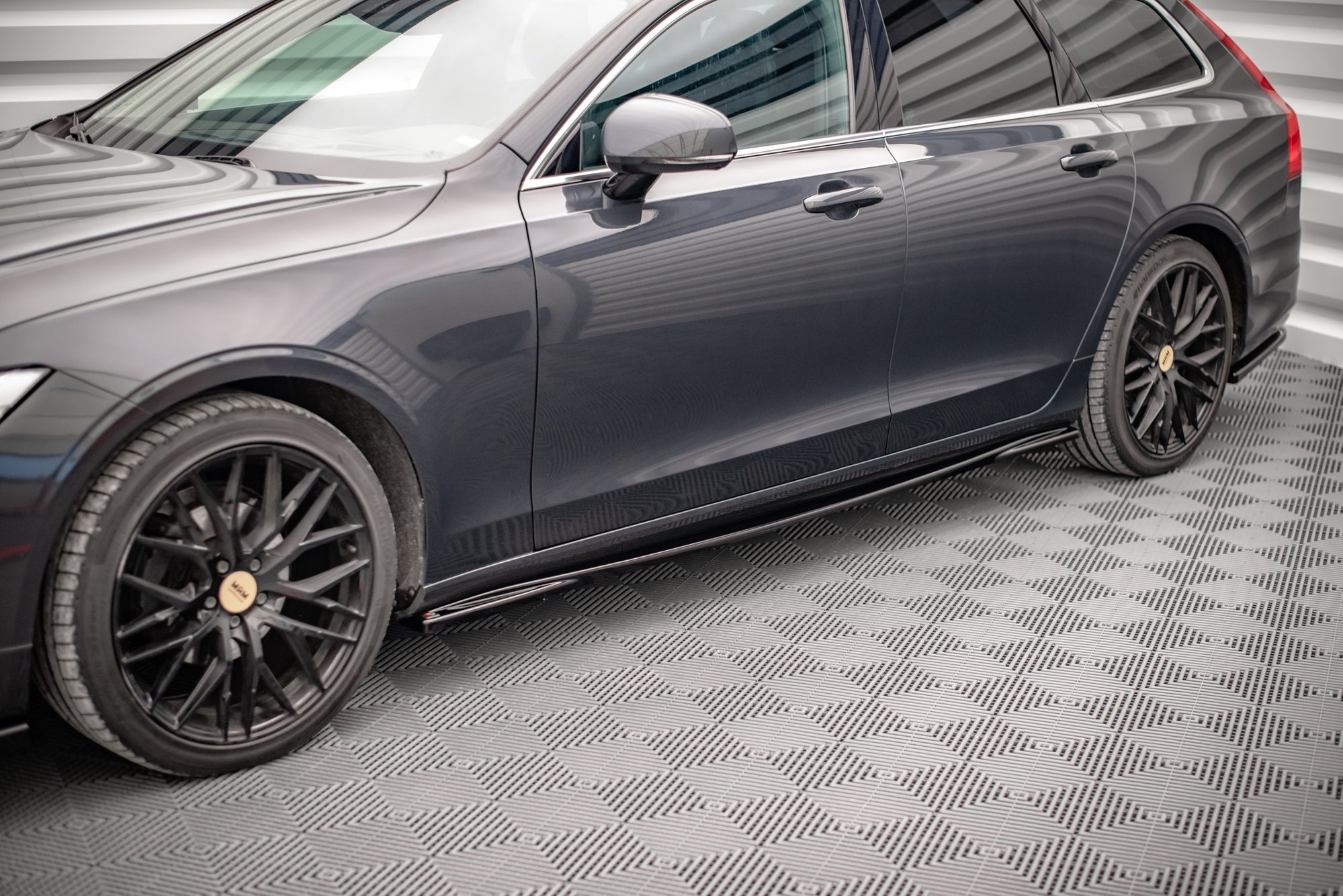 Volvo V90 2016-2020 Sidoextensions V.1 Maxton Design