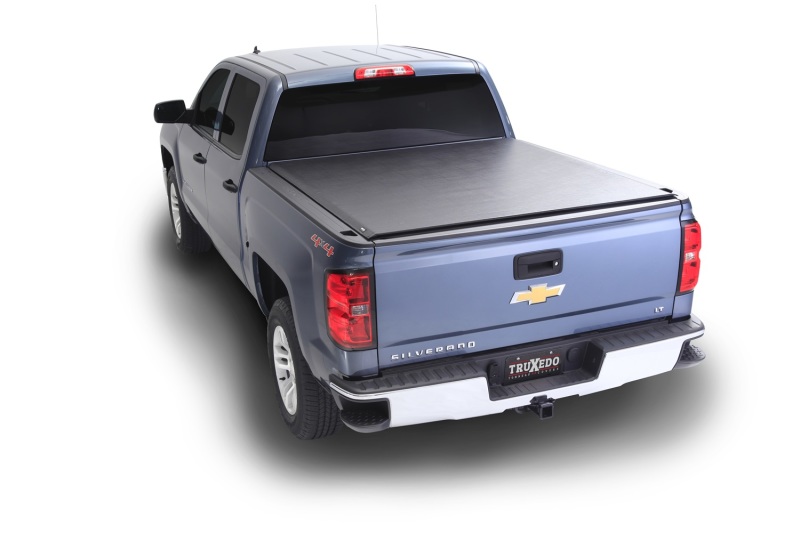 GMC Sierra & Chevrolet Silverado 1500 2014-2018 6ft 6in Lo Pro Flaklock TruXedo i gruppen Välj bilmodell / Chevrolet / Silverado 14+ / Styling / Flaklock hos DDESIGN Scandinavia AB (trx572001)