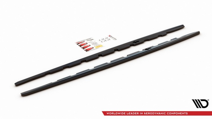 var-BM-1-40-MPACK-SD1T BMW 1-serie M-Paket / M135I (F40) 2019+ Sidokjolar V.1 Maxton Design 