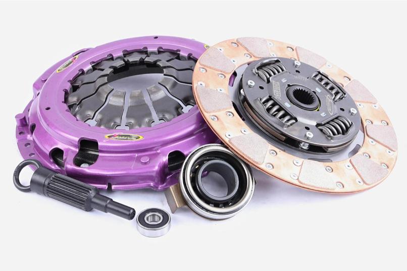 KSU23015-1C Kopplingskit- Xtreme Performance Heavy Duty Dämpad Keramisk 1050KG (25% Starkare) 700Nm i gruppen Välj bilmodell hos DDESIGN Scandinavia AB (xtcKSU23015-1C)