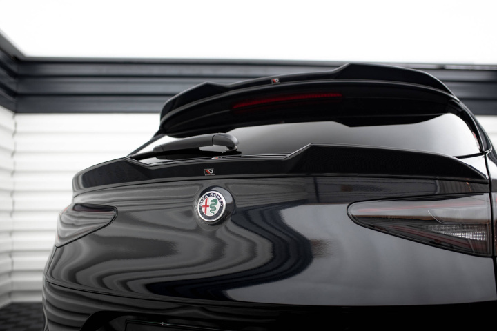 Alfa Romeo Stelvio Quadrifoglio Mk1 2016-2020 Nedre Vinge / Vingextension 3D Maxton Design i gruppen Välj bilmodell / Alfa Romeo / Stelvio hos DDESIGN Scandinavia AB (AL-ST-1-QV-CAP2G)