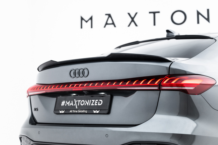 Audi A5 S-Line Sedan B10 2024+ Vingextension Maxton Design i gruppen Välj bilmodell / Audi / A5 - S5 - RS5 (B10) 2024+ hos DDESIGN Scandinavia AB (AU-A5-3-SLINE-CAP1G)