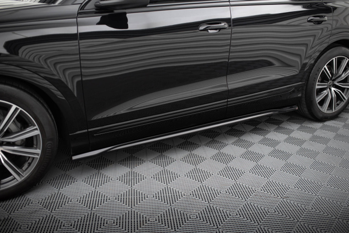 Audi SQ8 / Q8 S-Line Mk1 2018-2023 Sidoextensions V.1 Maxton Design i gruppen Välj bilmodell / Audi / Q8 - SQ8 - RS Q8 2018+ hos DDESIGN Scandinavia AB (AU-SQ8-1-SD1G)