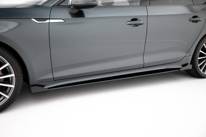 Audi A5 Sportback F5 Facelift 2019-2024 Street Pro Sidoextensions + Flaps Svart/Röd + Blanka Flaps Maxton Design i gruppen Välj bilmodell / Audi / A5 - S5 - RS5 (F5) 2016+ / Styling hos DDESIGN Scandinavia AB (AUA52FSBCNC-SD1BRB-SF1G)