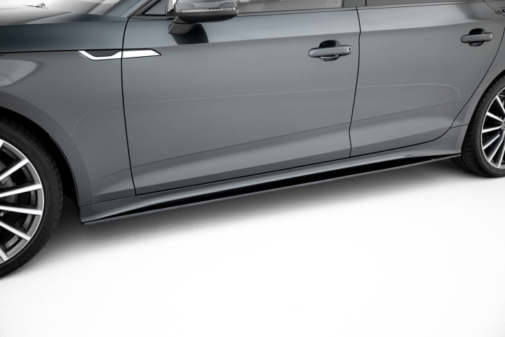 Audi A5 Sportback F5 Facelift 2019-2024 Street Pro Sidoextensions Svart/Röd Maxton Design i gruppen Välj bilmodell / Audi / A5 - S5 - RS5 (F5) 2016+ / Styling hos DDESIGN Scandinavia AB (AUA52FSBCNC-SD1BRB)