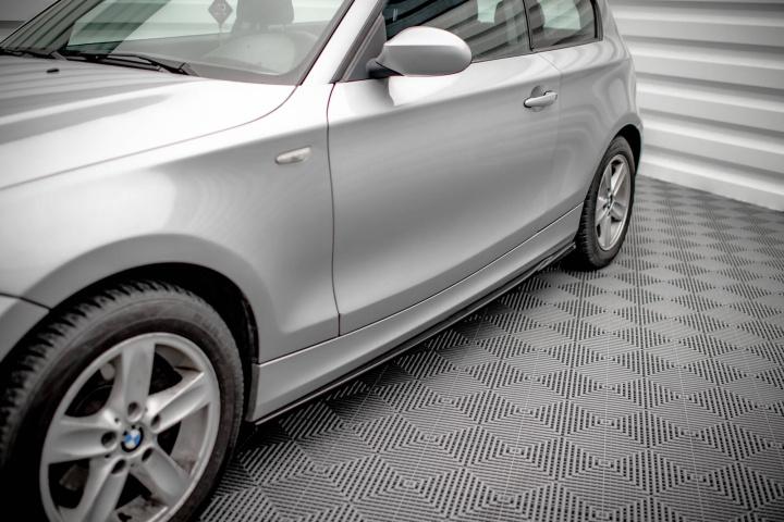 BMW 1 E81 Facelift 2007-2011 Sidokjolar / Sidoextensions V.2 Maxton Design i gruppen Välj bilmodell / BMW / 1-serie (E81-E87) 2004-2013 / Styling hos DDESIGN Scandinavia AB (BM-1-81F-SD2G)