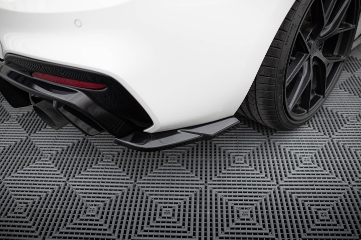 BMW 1-Serie F20/F21 M-Sport LCI 2015-2019 Bakre Sidosplitters V.5 Maxton Design i gruppen Välj bilmodell / BMW / 1-serie 2-serie (F20-F23) 2011-2019 / Styling / Bakspoiler hos DDESIGN Scandinavia AB (BM-1-F20F-M-RSD5G)