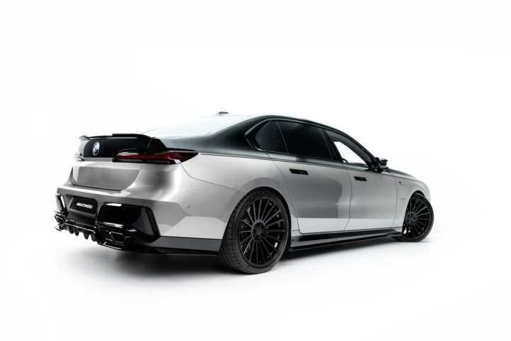 BMW 760e G70 2022+ Sidokjolar / Sidoextensions V.2 Maxton Design i gruppen Välj bilmodell / BMW / 7-Serie (G70) 22+ hos DDESIGN Scandinavia AB (BM-7-G70-M70-SD1G)