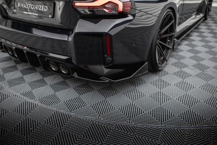 BMW M2 G87 2023+ Bakre Sidoextensions V.6 Maxton Design i gruppen Välj bilmodell / BMW / M2 2-Serie (G87) 2023+ hos DDESIGN Scandinavia AB (BM-M2-G87-RSD6G)