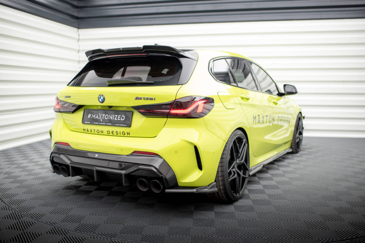 BMW 1 F40 M-Pack/ M135I 2019+ Kolfiber Bakre Sidoextensions Maxton Design i gruppen Välj bilmodell / BMW / 1-serie (F40) 2019+ / Styling / Bakre Sidoextensions hos DDESIGN Scandinavia AB (CF-BM-1-40-M-RSD1-245-P)
