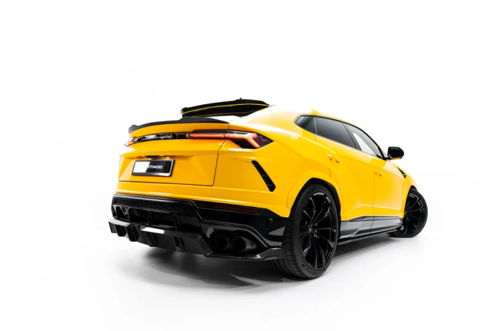 Lamborghini Urus Mk 1 Kolfiber Bakre Splitter med vertikala splitters Maxton Design i gruppen Välj bilmodell / Lamborghini / Urus 2018+ hos DDESIGN Scandinavia AB (CF-LA-UR-1-RD1RD2RD3245P)