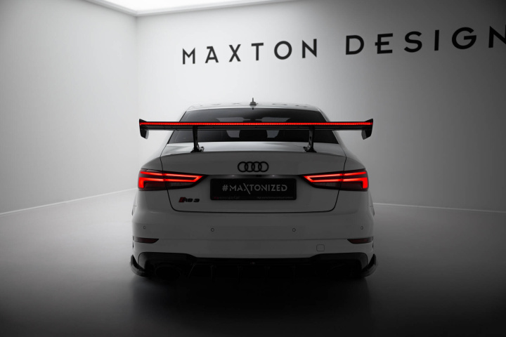 Audi A3 / A3 S-Line / S3 / RS3 Sedan 8V / 8V Facelift 2013-2016 Kolfibervinge med Smal Infästning och LED-Ljus Maxton Design i gruppen Välj bilmodell / Audi / A3 - S3 - RS3 (8V) 2012-2019 / Styling hos DDESIGN Scandinavia AB (CFAUS38VSWING5INT245PLED)