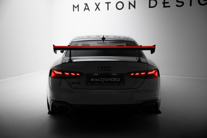 Audi A5 / A5 S-Line / S5 / RS5 Coupe F5 / F5 Facelift 2017-2019 Kolfibervinge med Swan Neck-Infästning och LED-Ljus Maxton Design i gruppen Välj bilmodell / Audi / A5 - S5 - RS5 (F5) 2016+ / Styling hos DDESIGN Scandinavia AB (CFAUS52FCWING5UPP245PLED)