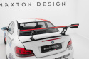 BMW 1 M E82 2007-2013 Kolfibervinge V.1 med Smal Infästning och LED-Ljus Maxton Design