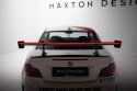 BMW 1 M E82 2007-2013 Kolfibervinge med Swan Neck-Infästning och LED-Ljus Maxton Design