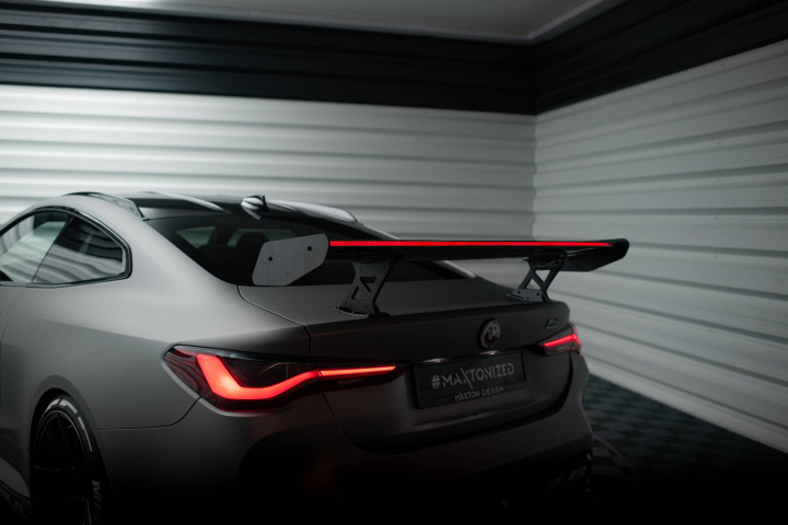 BMW M4 G82 / G82 Facelift / M440i / 4 M-Sport G22 / G22 Facelift 2020-2024 Kolfibervinge med Smal Infästning och LED-Ljus Maxton Design i gruppen Välj bilmodell / BMW / 3-serie-4-serie (G20-G26) 19+ / Styling hos DDESIGN Scandinavia AB (CFBM4G82MWING5INT245PLED)