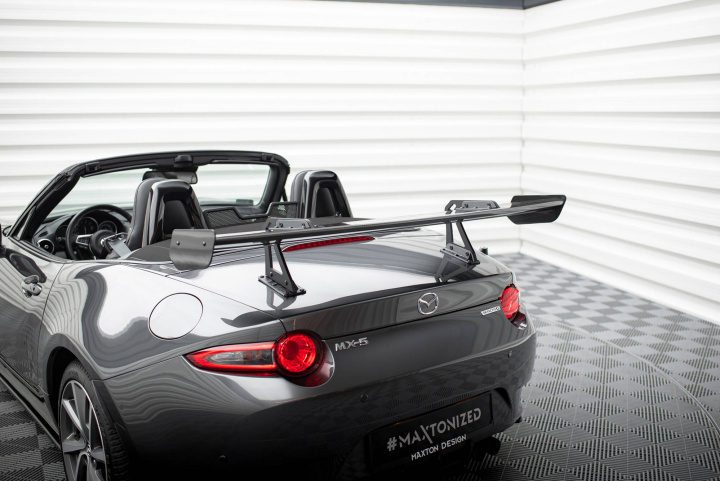 Mazda MX-5 ND (Mk4) 2014+ Kolfibervinge med Swan Neck-Infästning Maxton Design i gruppen Välj bilmodell / Mazda / MX-5 (ND) 15+ / Styling hos DDESIGN Scandinavia AB (CFMAMX54WING5UPP245P)