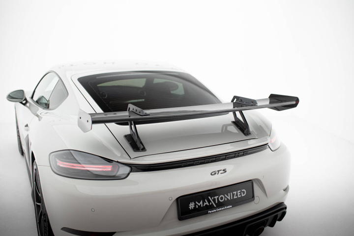 Porsche 718 Cayman 2016+ Kolfibervinge med Swan Neck-Infästning V.1 Maxton Design i gruppen Välj bilmodell / Porsche / 718 Cayman & Boxster 16+ hos DDESIGN Scandinavia AB (CFPOCA718GTSWING5UPP245P1)