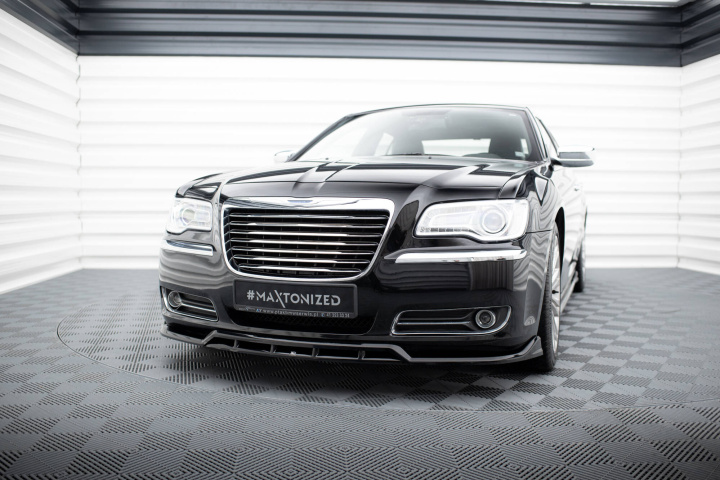 Chrysler 300C Mk2 2011-2014 Frontsplitter V.1 Maxton Design i gruppen Välj bilmodell / Chrysler / 300C 05- / Styling hos DDESIGN Scandinavia AB (CHR-300C-2-FD1G-D1RG)