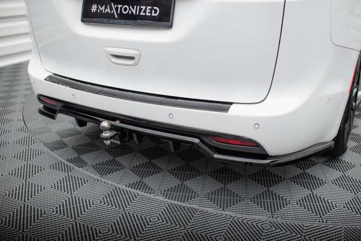 Chrysler Pacifica Mk2 Facelift 2020+ Bakre Splitter (Med Splitters) V.1 Maxton Design i gruppen Välj bilmodell / Chrysler / Pacifica hos DDESIGN Scandinavia AB (CHR-PA-2F-RD1G-RD2G)
