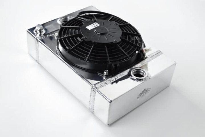 CSF7065 Universal Drag Race- / Truck-Kylare 368x254x91mm med 9” SPAL-Fläkt CSF Radiators