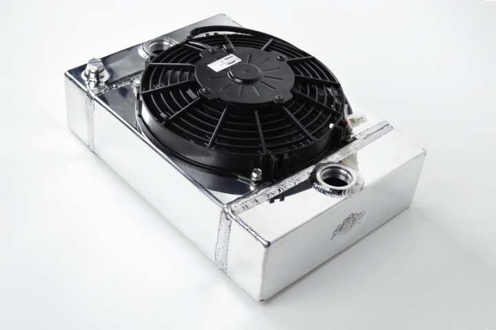 CSF7065 Universal Drag Race- / Truck-Kylare 368x254x91mm med 9” SPAL-Fläkt CSF Radiators