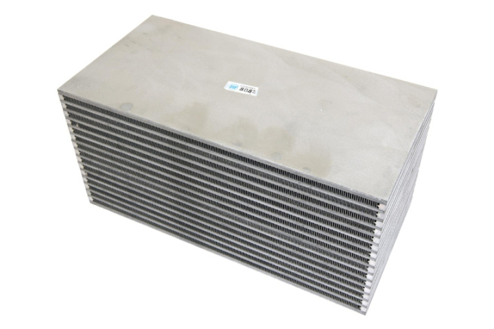 CSF8085 Cellpaket Intercooler (WATER/AIR) (Bar & Plate) 300x155x155 CSF Radiators