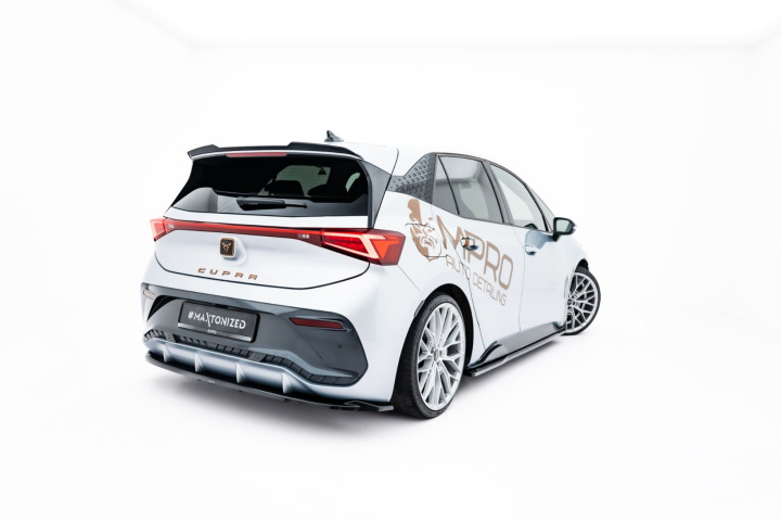 Cupra Born Mk1 2021+ Vinge / Vingextension Maxton Design i gruppen Välj bilmodell / Cupra / Born 2021+ hos DDESIGN Scandinavia AB (CU-BO-1-CAP1G)