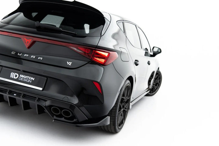 Cupra Leon ST / Hatchback Mk1 Facelift 2024- Bakre Sidoextensions V.1 Maxton Design i gruppen Välj bilmodell / Cupra / Leon 2020+ hos DDESIGN Scandinavia AB (CU-LE-1F-RSD1G)
