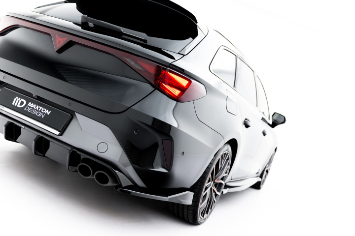Cupra Leon ST Mk1 Facelift 2024- Bakre Sidoextensions V.6 Maxton Design i gruppen Välj bilmodell / Cupra / Leon 2020+ hos DDESIGN Scandinavia AB (CU-LE-1F-ST-RSD4G)
