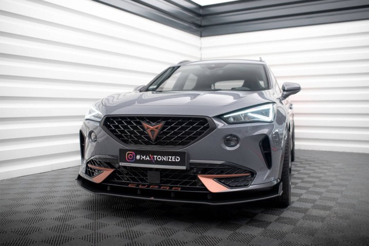 Cupra Formentor Mk1 2020-2024 Street Pro Frontläpp / Frontsplitter Svart/Röd Maxton Design i gruppen Välj bilmodell / Cupra / Formentor 2020+ hos DDESIGN Scandinavia AB (CUFO1CNC-FD1BRB)