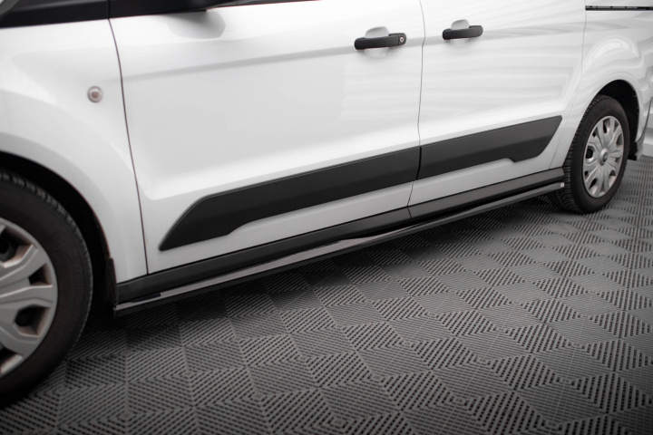 Ford Transit Connect Mk2 Facelift 2017-2023 Sidoextensions V.1 Maxton Design i gruppen Välj bilmodell / Ford / Transit / Styling hos DDESIGN Scandinavia AB (FO-TR-CON-3-SD1G)