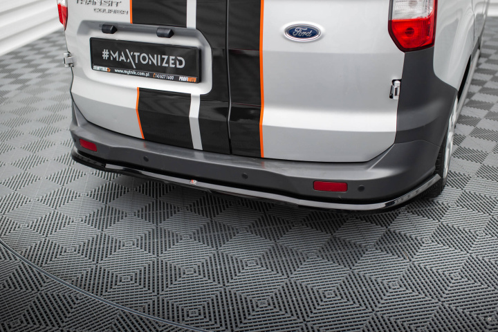 Ford Transit Courier Mk1 2014-2017 Bakre Splitter V.1 Maxton Design i gruppen Välj bilmodell / Ford / Transit / Styling hos DDESIGN Scandinavia AB (FO-TR-COU-1-RD1G)