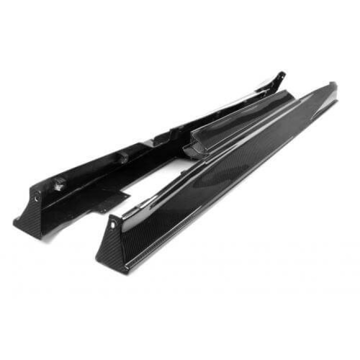 FS-603517 Nissan GTR 2017+ Rocker Extensions Sidokjolar Kolfiber APR Performance