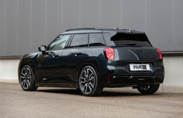 H&R Sänkningssats Mini Aceman John Cooper Works 2025- i gruppen Välj bilmodell hos DDESIGN Scandinavia AB (HR-28520-2)
