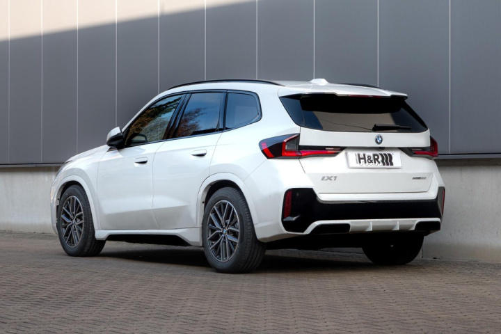 H&R Sänkningssats BMW iX1 eDrive 20 2wd UX1 i gruppen Välj bilmodell hos DDESIGN Scandinavia AB (HR-28635-9)