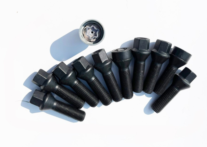 HR-B14252808SET H&R Bultsats inkl låsbutar M14x1,25 Konisk med rörlig kona BMW Svart, Längd 28mm i gruppen Välj bilmodell hos DDESIGN Scandinavia AB (HR-B14252808SET)