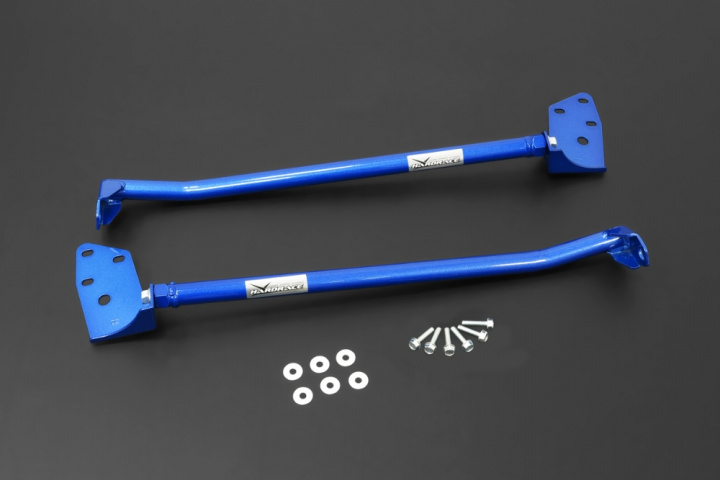 Toyota Yaris cross 2023 Främre Nedre Förstärkningsstag Hardrace i gruppen Välj bilmodell hos DDESIGN Scandinavia AB (HR-Q1342)