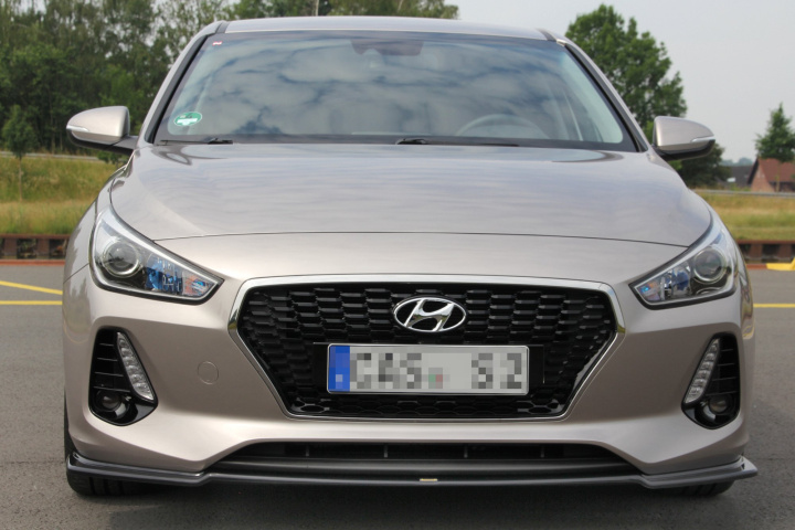 Hyundai I30 MK3 Hatchback 2017+ Frontläpp / Frontsplitter V.1 Maxton Design i gruppen Välj bilmodell / Hyundai / I30 (PD) 17+ / Styling hos DDESIGN Scandinavia AB (HY-I30-3-FD1G)