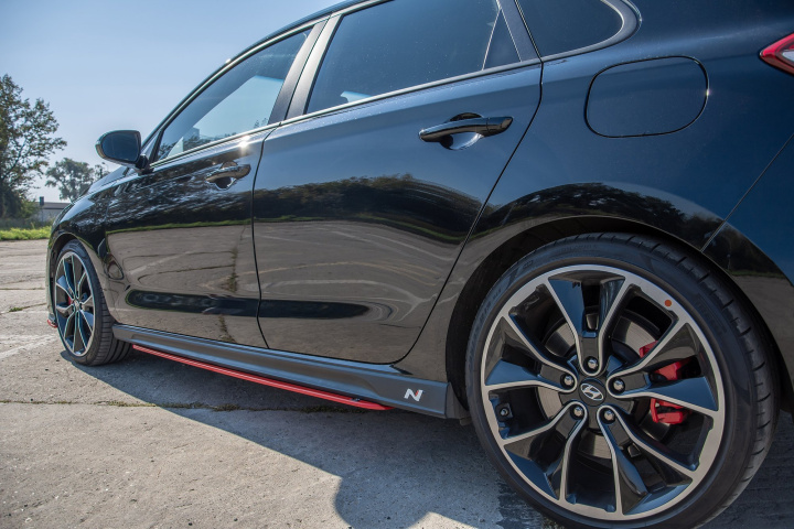 HY-I30-3-N-SD2RED Hyundai I30 N 2017+ Sidoextensions Röda V.2 Maxton Design