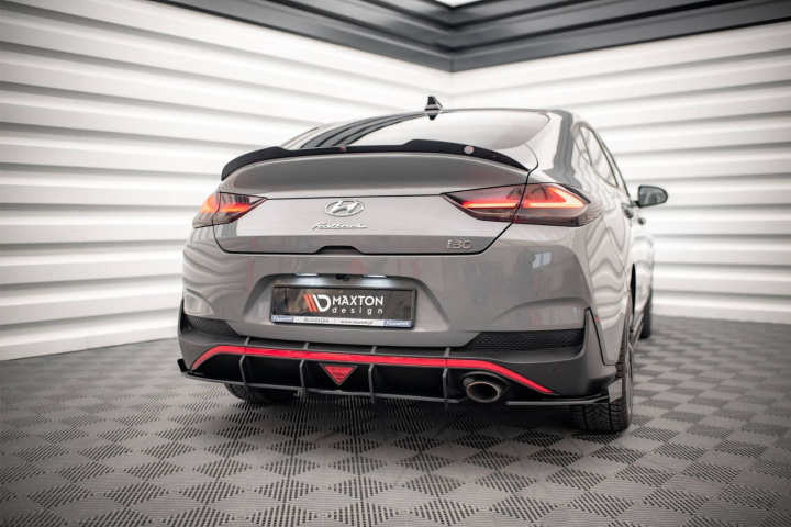 Hyundai I30 Fastback N-Line Mk3 Facelift 2020- Street Pro Bakre Sidoextensions + Flaps Röd + Blanka Flaps Maxton Design i gruppen Välj bilmodell / Hyundai / I30 (PD) 17+ / Styling hos DDESIGN Scandinavia AB (HYI303FNLINEFBCNCRS1BRBRS)