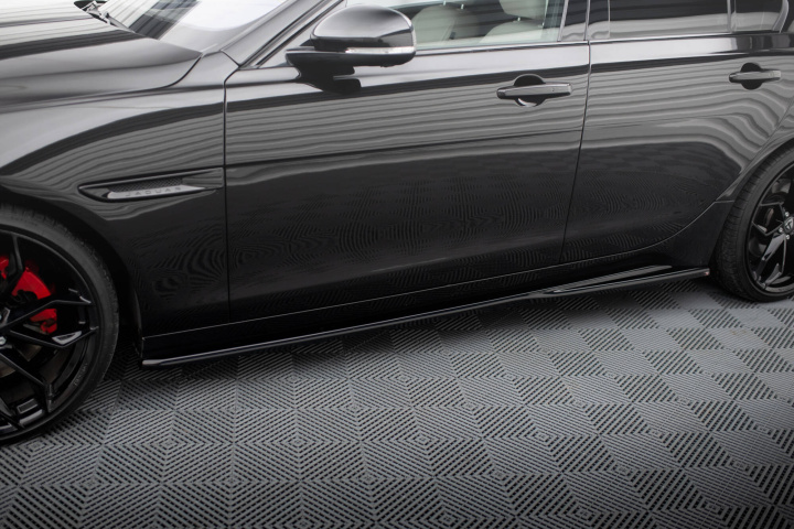 Jaguar XE X760 Facelift 2019+ Sidoextensions V.1 Maxton Design i gruppen Välj bilmodell / Jaguar / XE (X760) 2015+ hos DDESIGN Scandinavia AB (JA-XE-1F-SD1G)